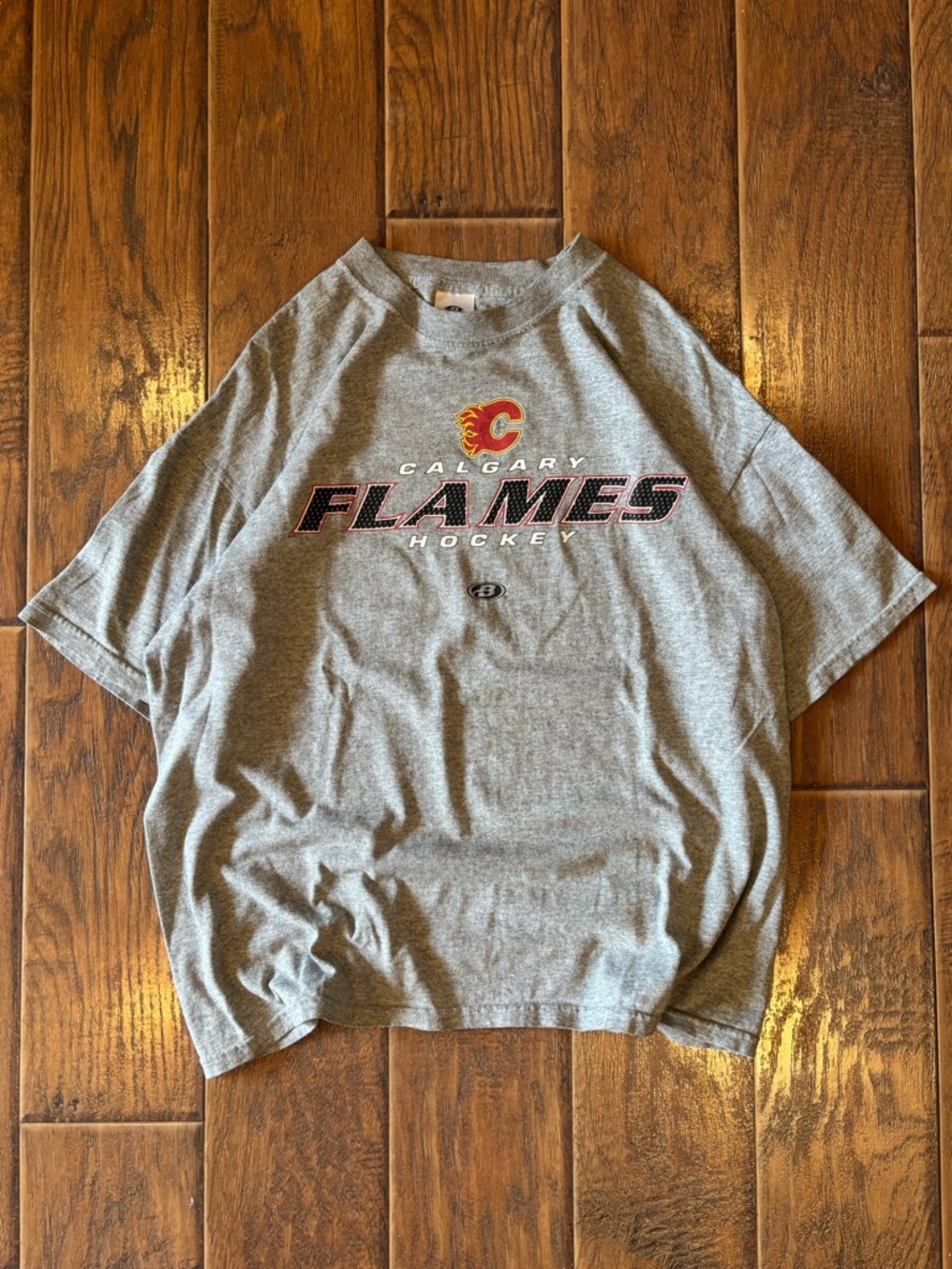 Vintage Y2K Calgary Flames Shirt